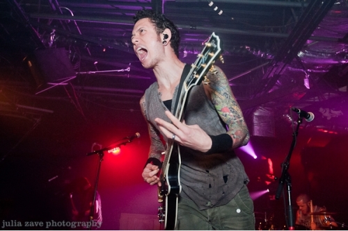 http://juliazavephotography.com/2012/03/30/asking-alexandria-trivium-i-see-stars/trivium-3-28-124/