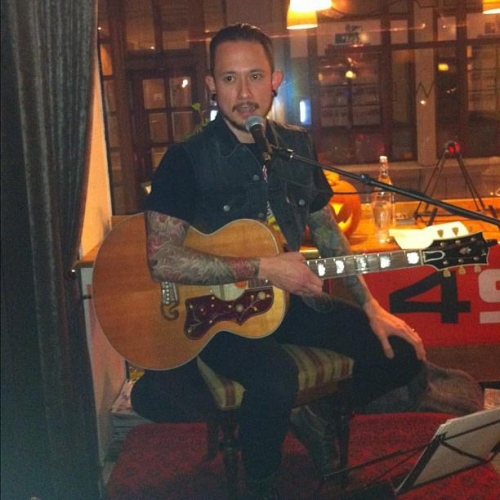 Videos de la presentaci&oacute;n ac&uacute;stica de Matt Heafy en el Restaurant 2112 (Suecia)