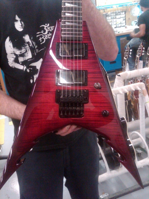 Nueva guitarra de Corey